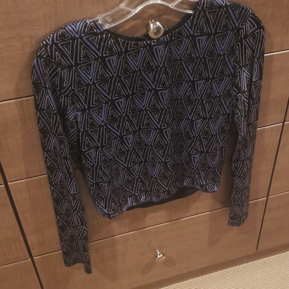 Long sleeve crop top